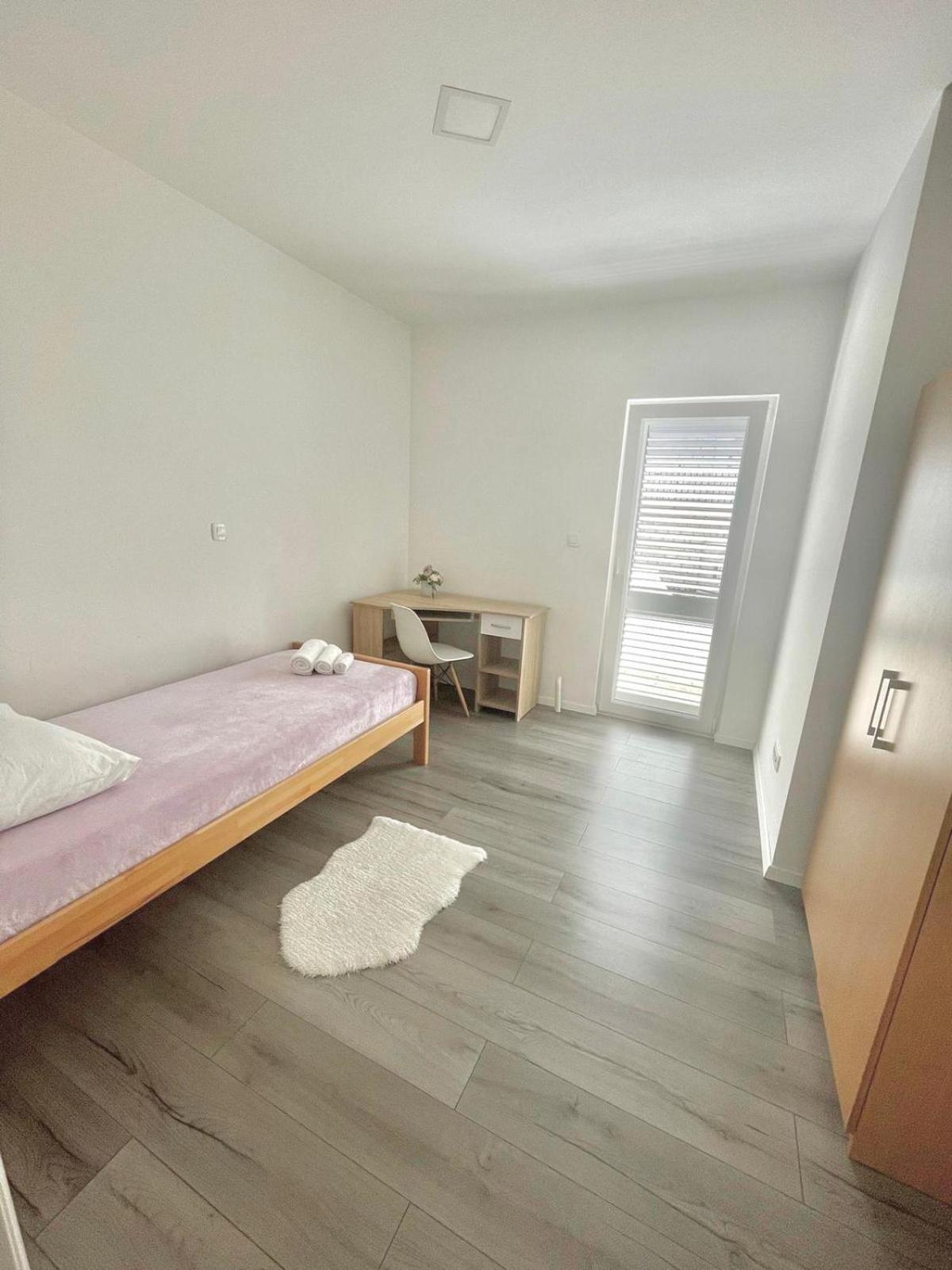Niko Apartment *